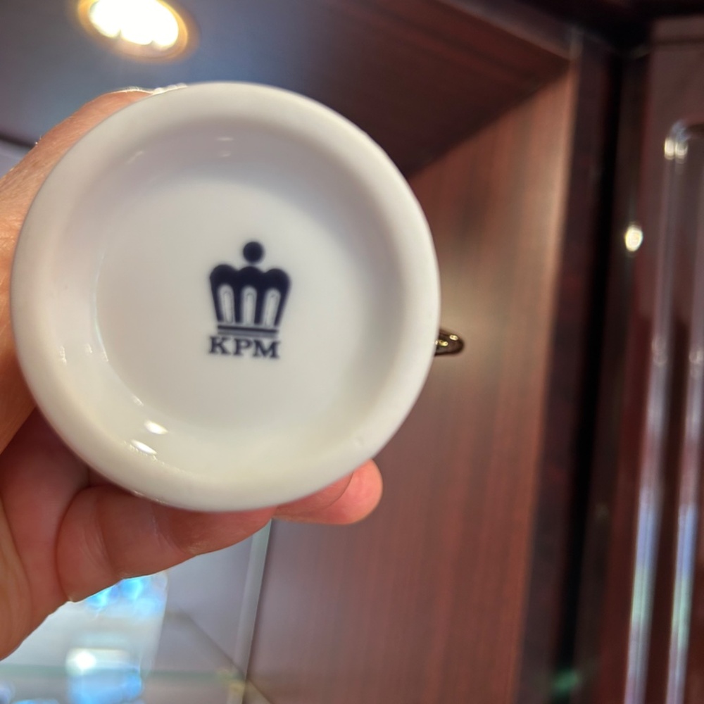 KPM Porcelain Coffee Cup and Saucer Courting Scene - Picture 12 of 12